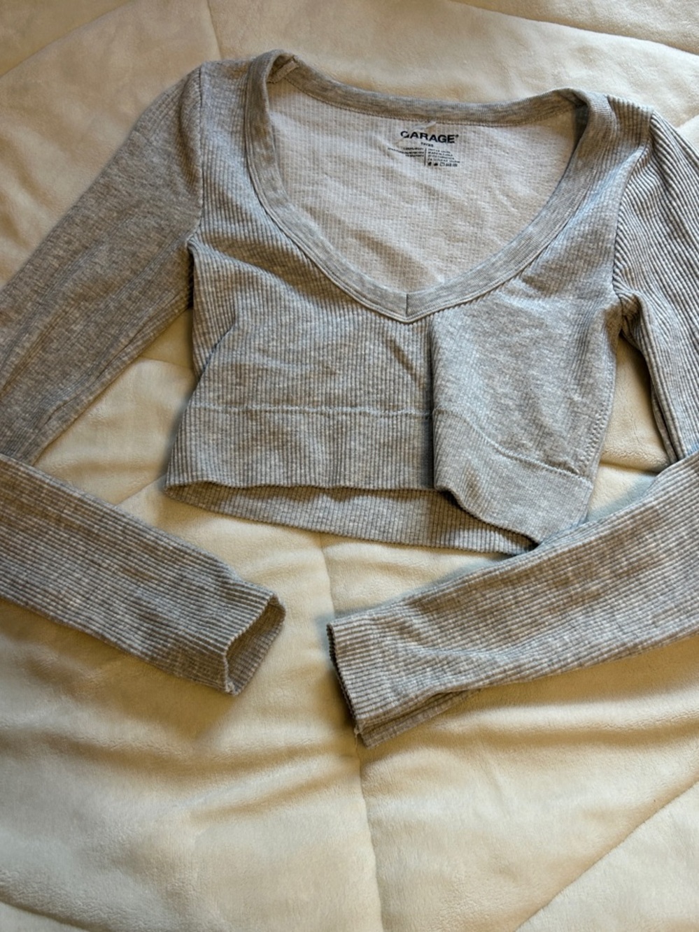 Garage Ribbed Cropped V-Neck Sweater - Light Gray
